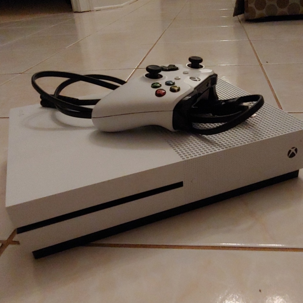 Xbox One S